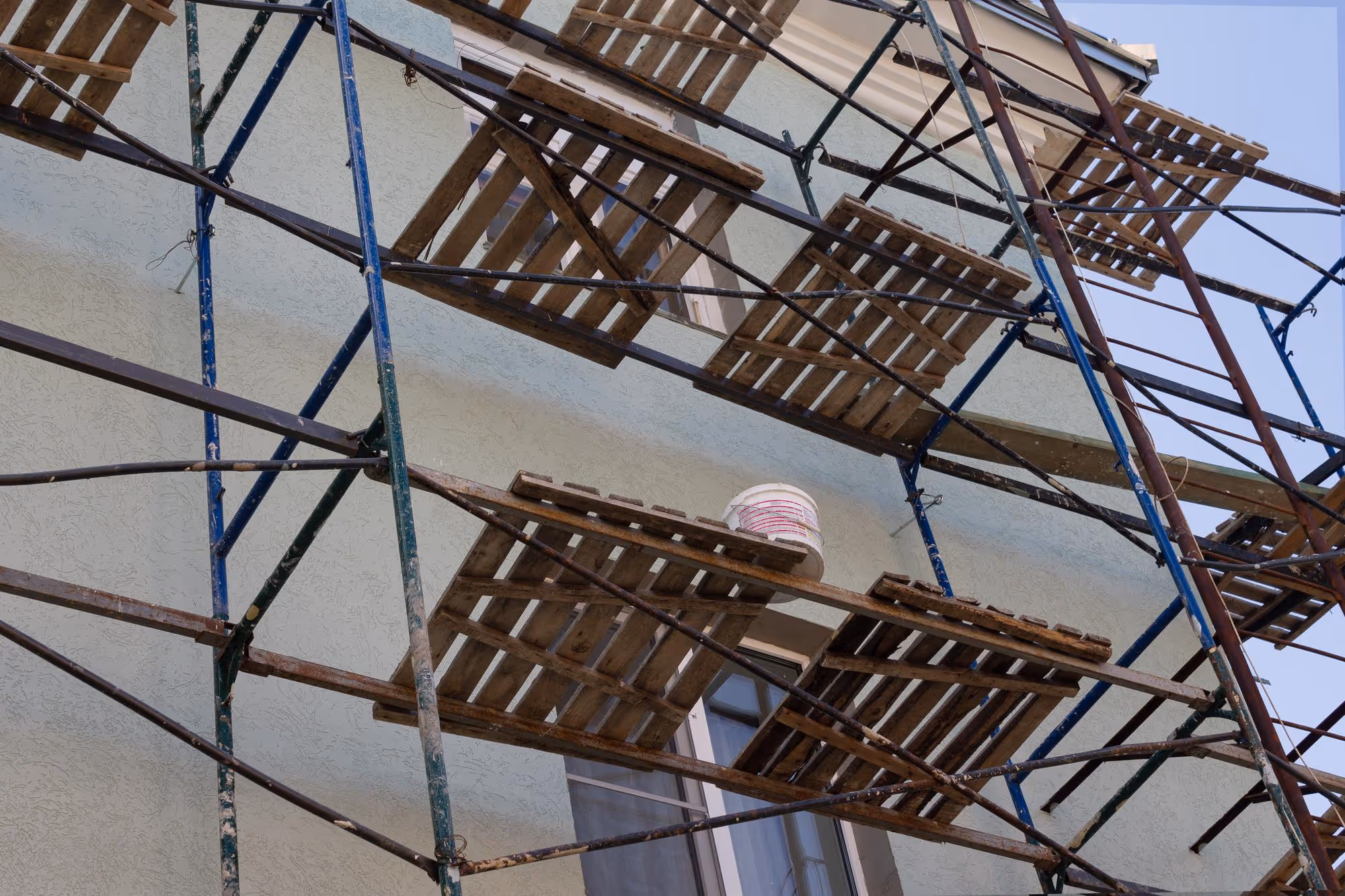 Reprise de maçonnerie et ouverture de mur sur un chantier de rénovation à Clermont-Ferrand
